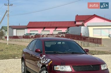 Седан Volkswagen Passat 1997 в Чернівцях