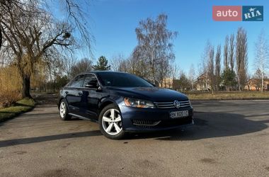 Седан Volkswagen Passat 2013 в Ровно
