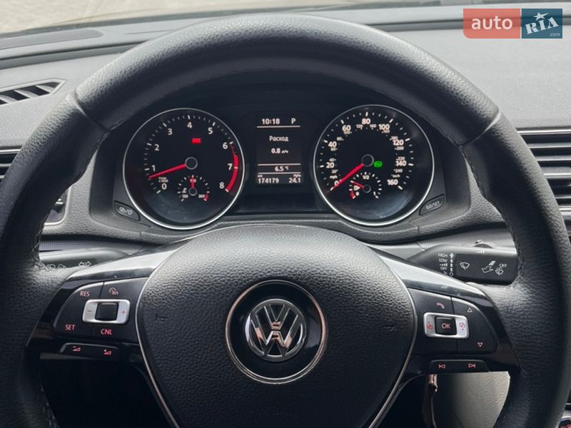 Седан Volkswagen Passat 2017 в Каменском