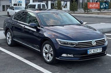 Седан Volkswagen Passat 2017 в Ровно
