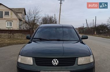 Седан Volkswagen Passat 1997 в Виннице