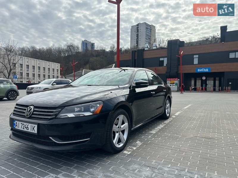 Седан Volkswagen Passat 2012 в Києві