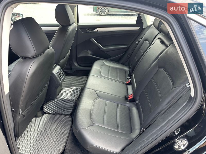 Седан Volkswagen Passat 2012 в Києві