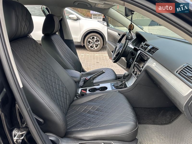 Седан Volkswagen Passat 2012 в Києві