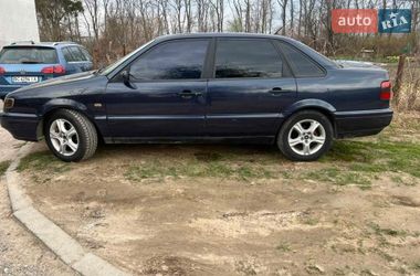Седан Volkswagen Passat 1995 в Львові