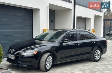 Седан Volkswagen Passat 2012 в Львові