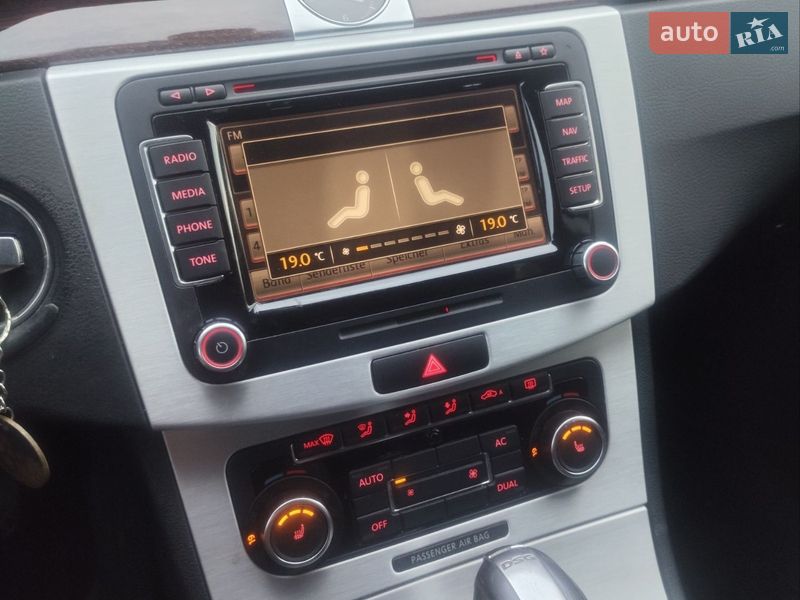 Универсал Volkswagen Passat 2011 в Луцке