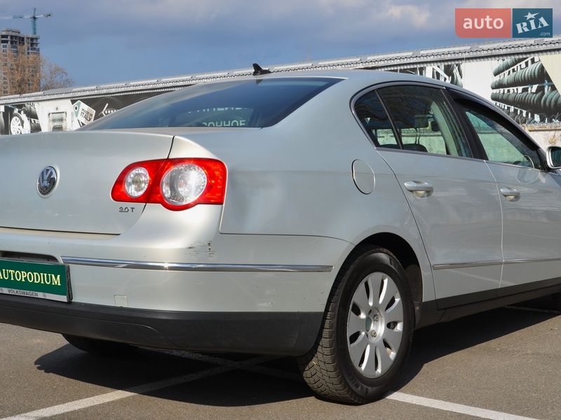 Седан Volkswagen Passat 2010 в Киеве
