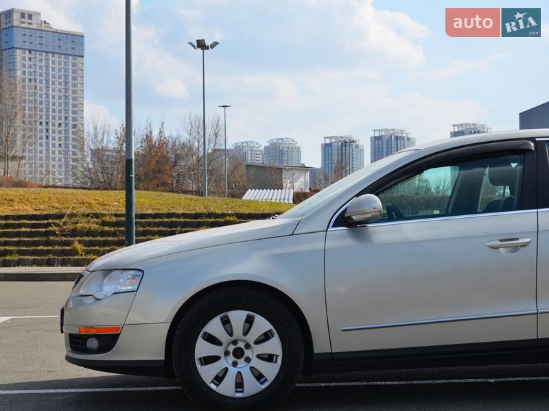 Седан Volkswagen Passat 2010 в Киеве