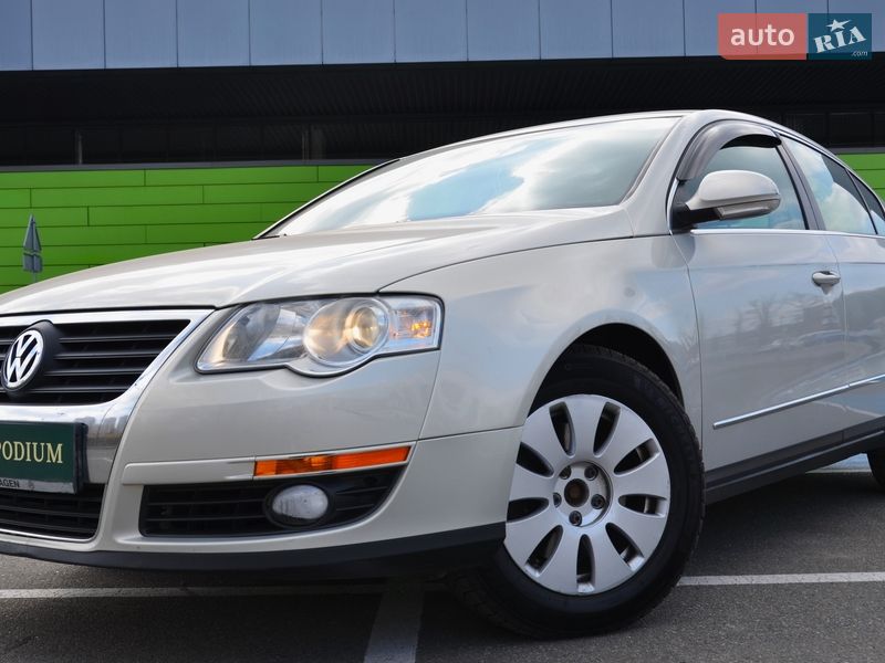 Седан Volkswagen Passat 2010 в Киеве
