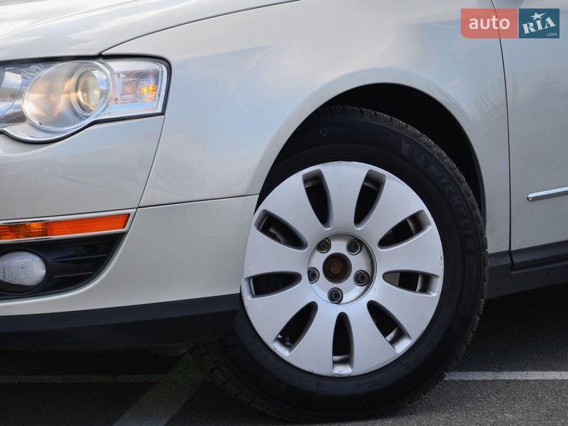 Седан Volkswagen Passat 2010 в Киеве