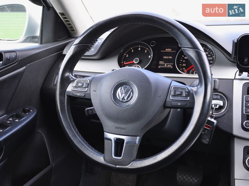 Седан Volkswagen Passat 2010 в Киеве