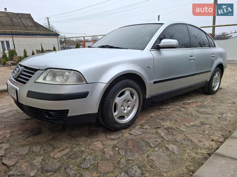 Седан Volkswagen Passat 2000 в Семеновке