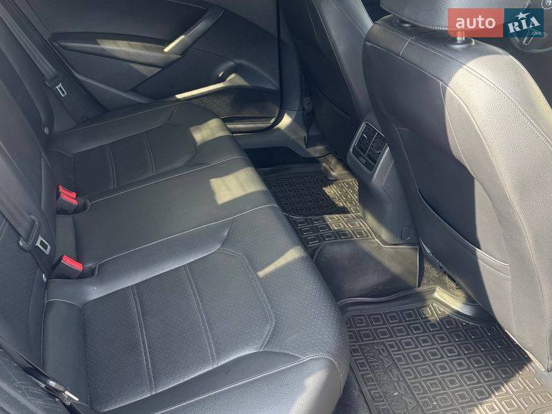 Седан Volkswagen Passat 2015 в Киеве фото 8 Седан Volkswagen Passat 2015 в Киеве