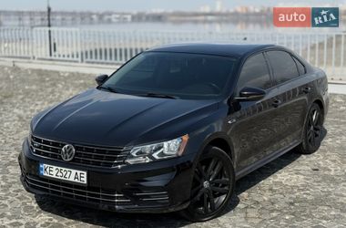 Седан Volkswagen Passat 2016 в Днепре