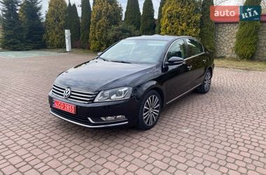 Седан Volkswagen Passat 2011 в Львове