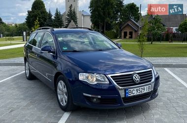 Універсал Volkswagen Passat 2010 в Львові