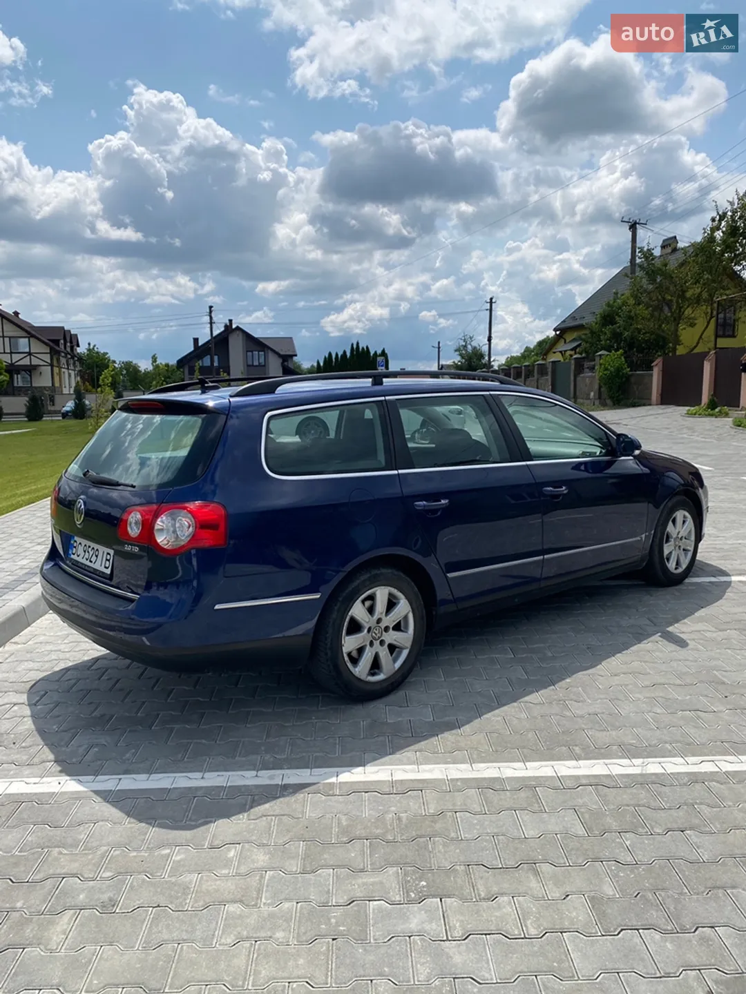 2010 Volkswagen Passat - мініатюра 3