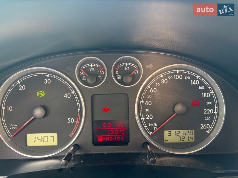 Универсал Volkswagen Passat 2003 в Костополе