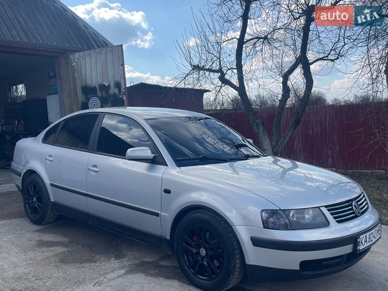 Седан Volkswagen Passat 1998 в Фастове