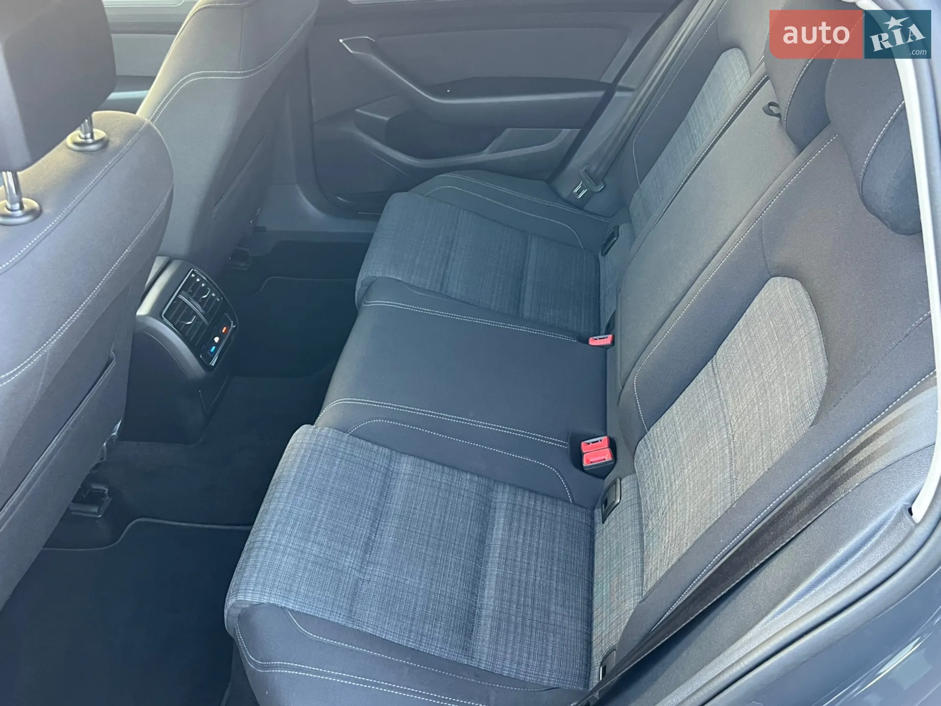 2019 Volkswagen Passat - мініатюра 15