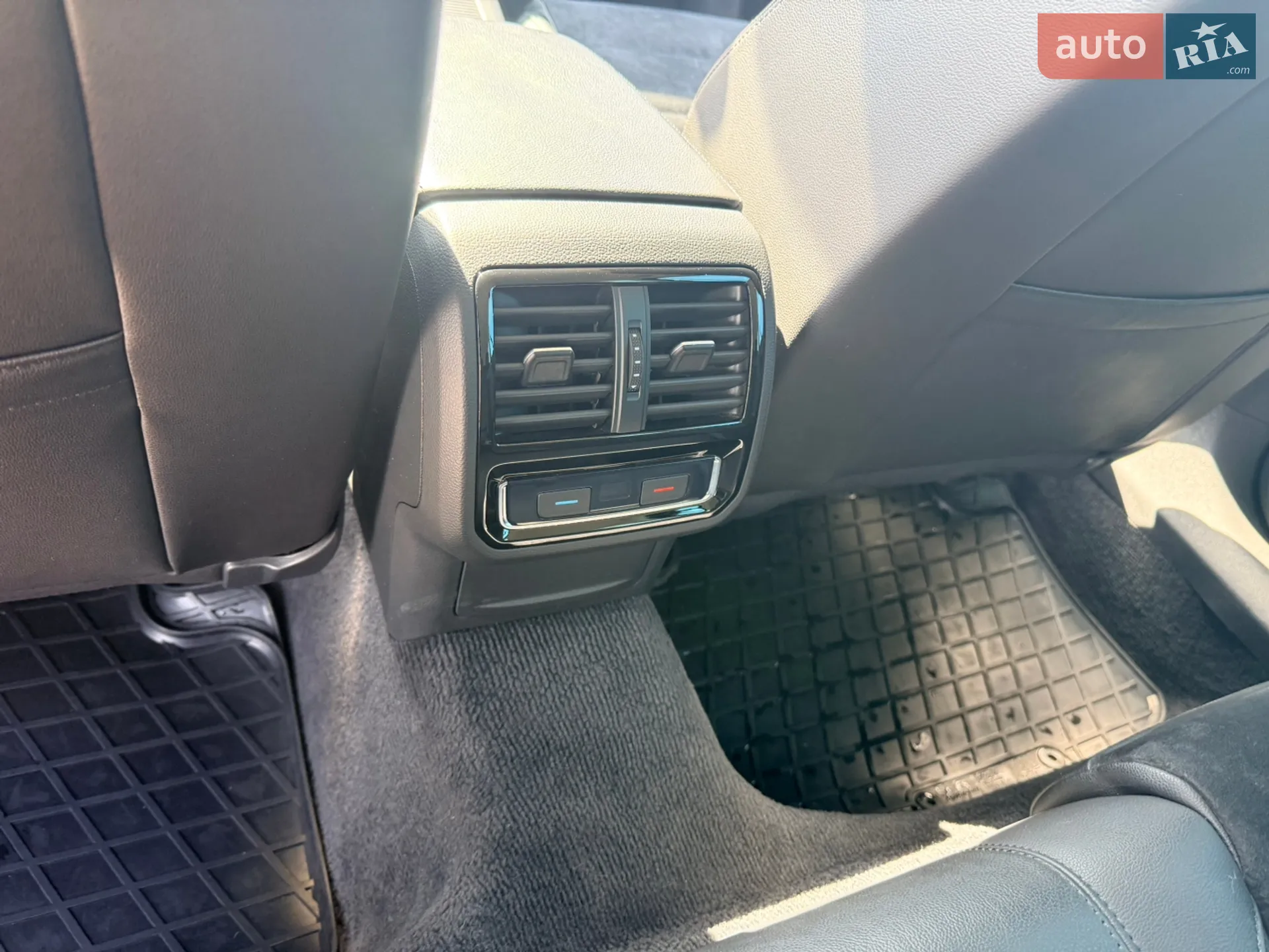 2019 Volkswagen Passat - мініатюра 15