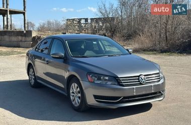 Седан Volkswagen Passat 2012 в Днепре