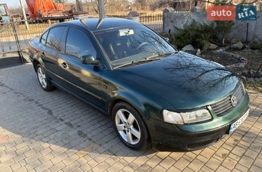 Седан Volkswagen Passat 2000 в Умани