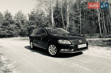 Универсал Volkswagen Passat 2014 в Киеве