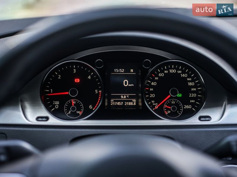 Седан Volkswagen Passat 2012 в Львове