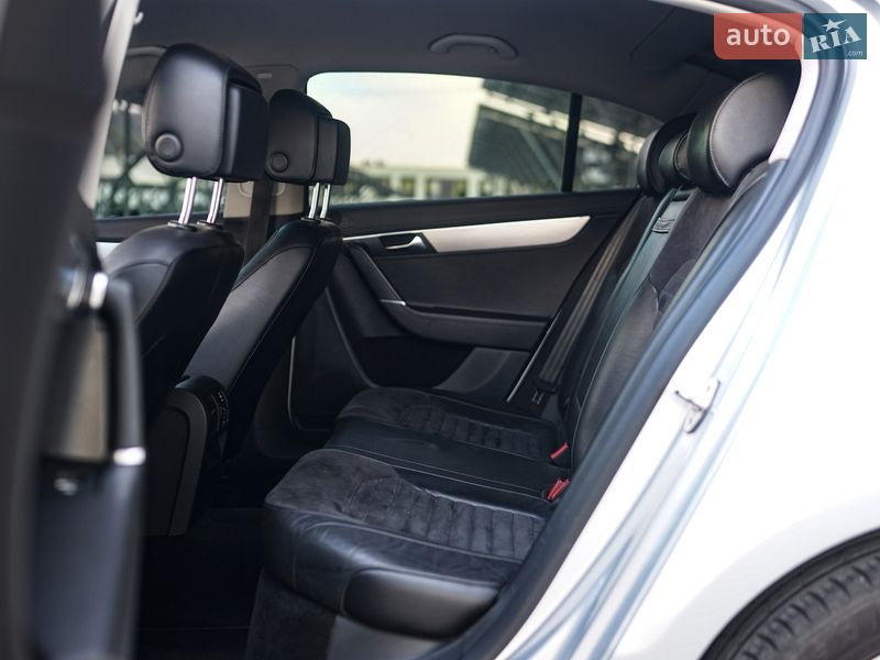 Седан Volkswagen Passat 2012 в Львове