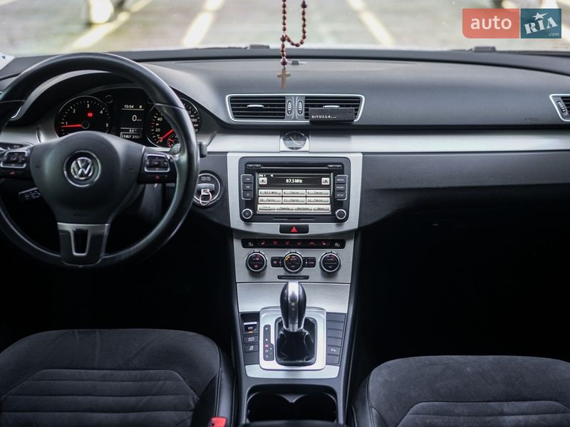 Седан Volkswagen Passat 2012 в Львове
