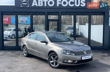 Седан Volkswagen Passat 2013 в Києві