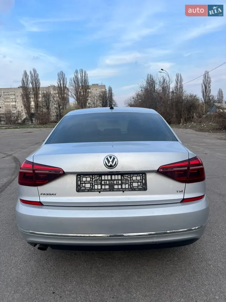 2016 Volkswagen Passat - мініатюра 9
