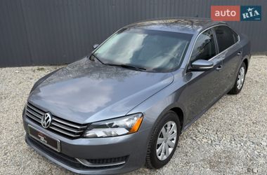 Седан Volkswagen Passat 2014 в Ивано-Франковске