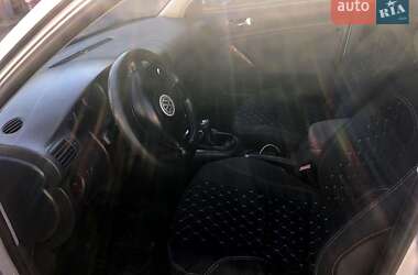 Седан Volkswagen Passat 2004 в Кривом Роге