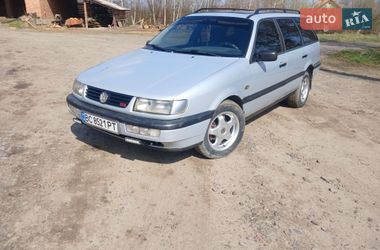 Універсал Volkswagen Passat 1994 в Мостиській