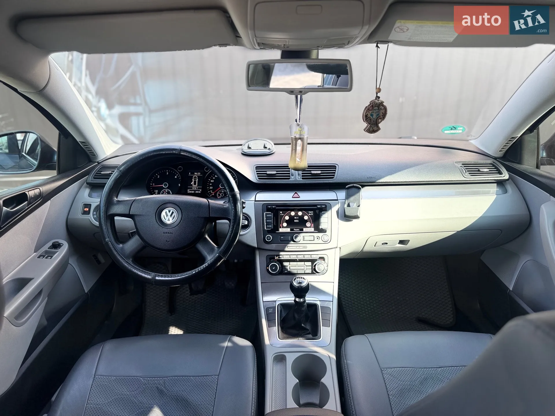 2010 Volkswagen Passat - мініатюра 37