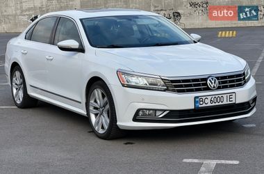 Седан Volkswagen Passat 2017 в Львове
