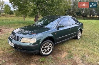 Універсал Volkswagen Passat 1998 в Сторожинці