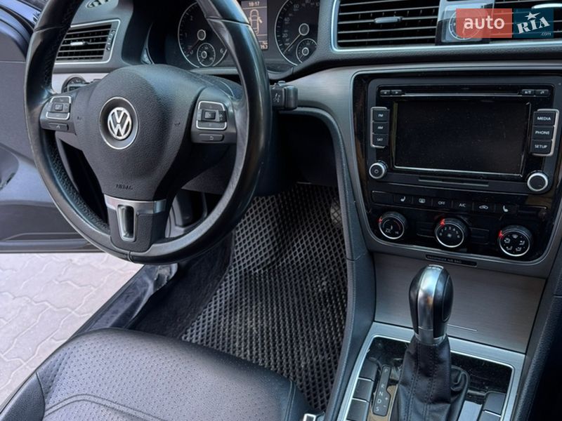 Седан Volkswagen Passat 2013 в Тернополе