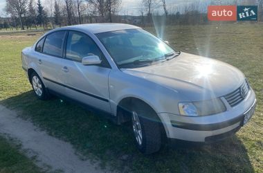 Седан Volkswagen Passat 1997 в Яворове