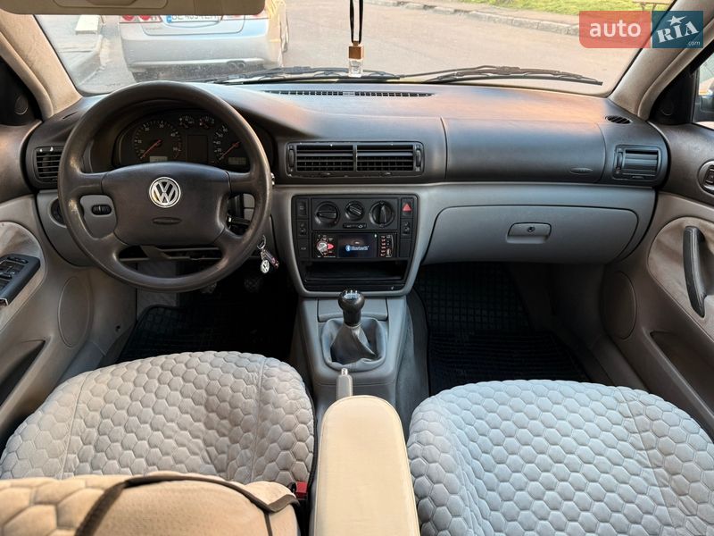 Седан Volkswagen Passat 1999 в Одессе