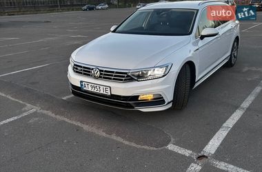 Универсал Volkswagen Passat 2018 в Киеве