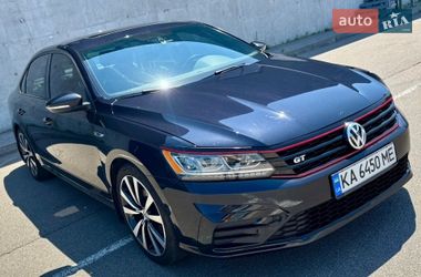 Седан Volkswagen Passat 2018 в Києві