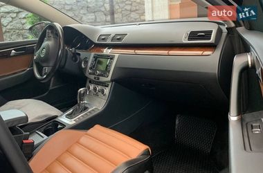 Седан Volkswagen Passat 2013 в Києві