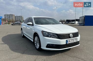 Седан Volkswagen Passat 2016 в Києві