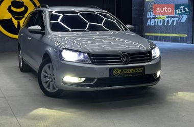 Универсал Volkswagen Passat 2012 в Черновцах