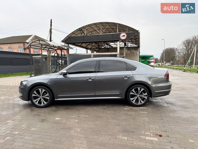 Седан Volkswagen Passat 2012 в Миргороде