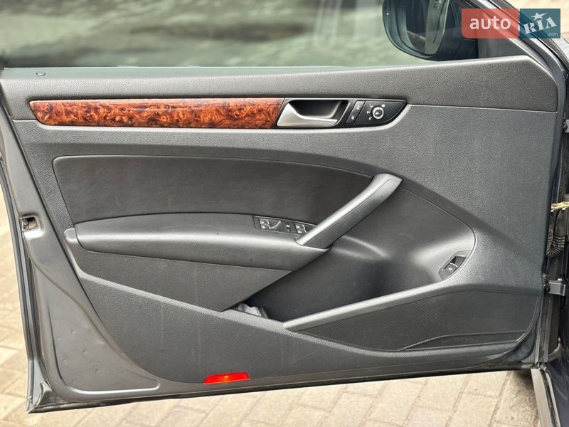 Седан Volkswagen Passat 2012 в Миргороде
